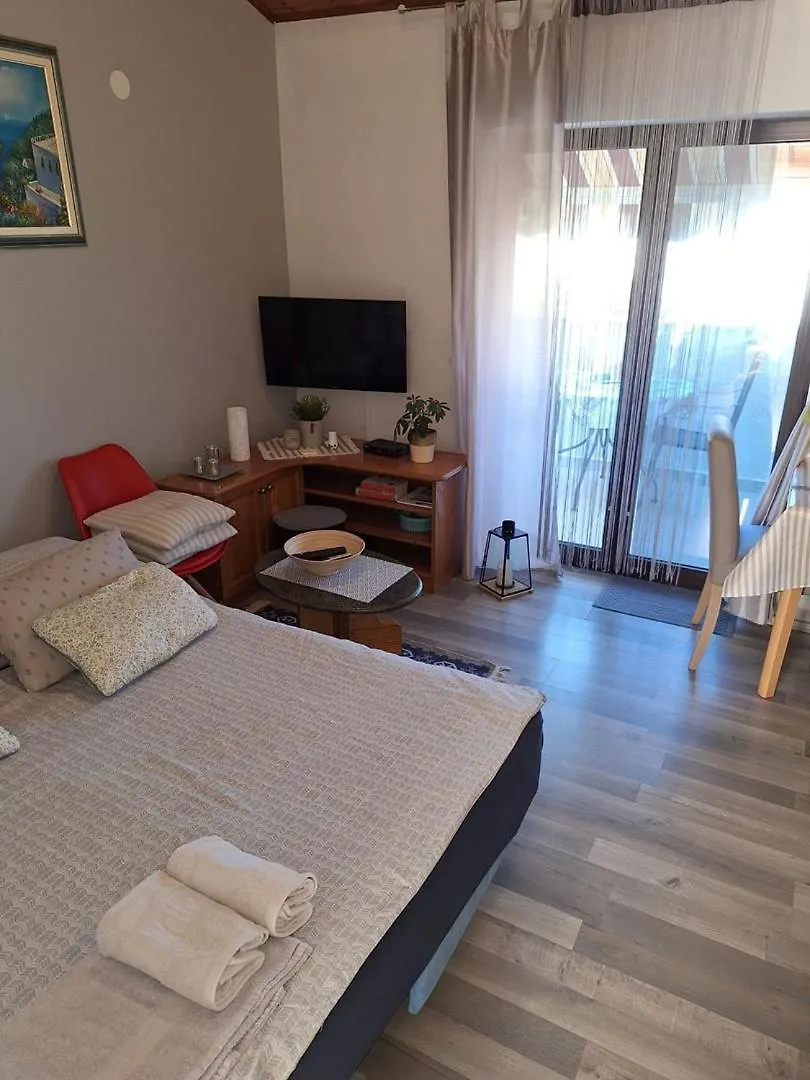 Beach Apartment Stana A2+2 For 4 Persons With Balcony And Sea View Porec