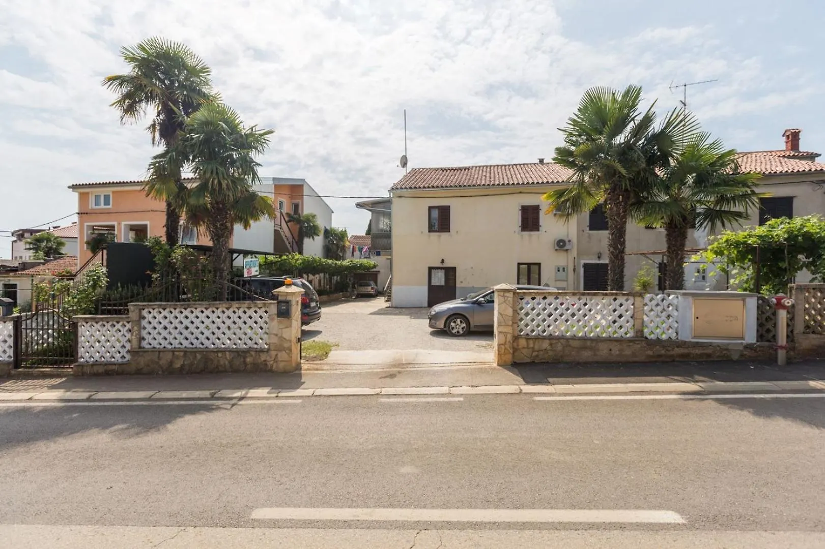 Beach Apartment Stana A2+2 For 4 Persons With Balcony And Sea View Porec