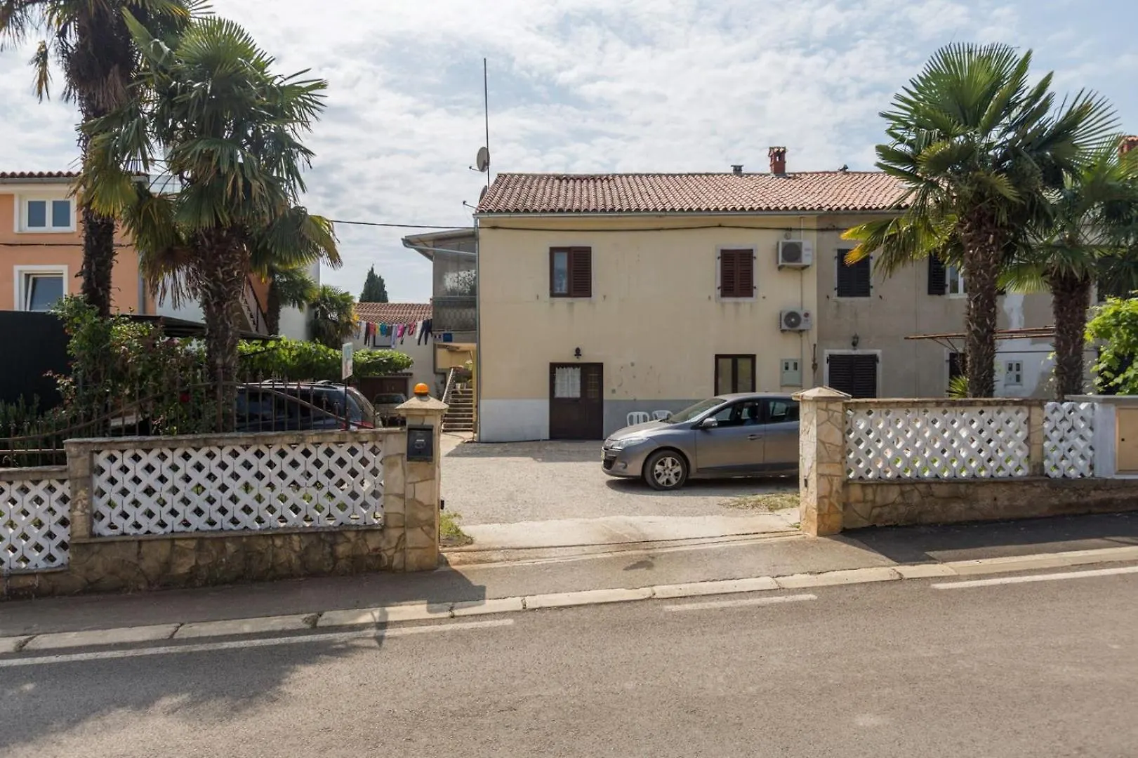 Beach Apartment Stana A2+2 For 4 Persons With Balcony And Sea View Porec