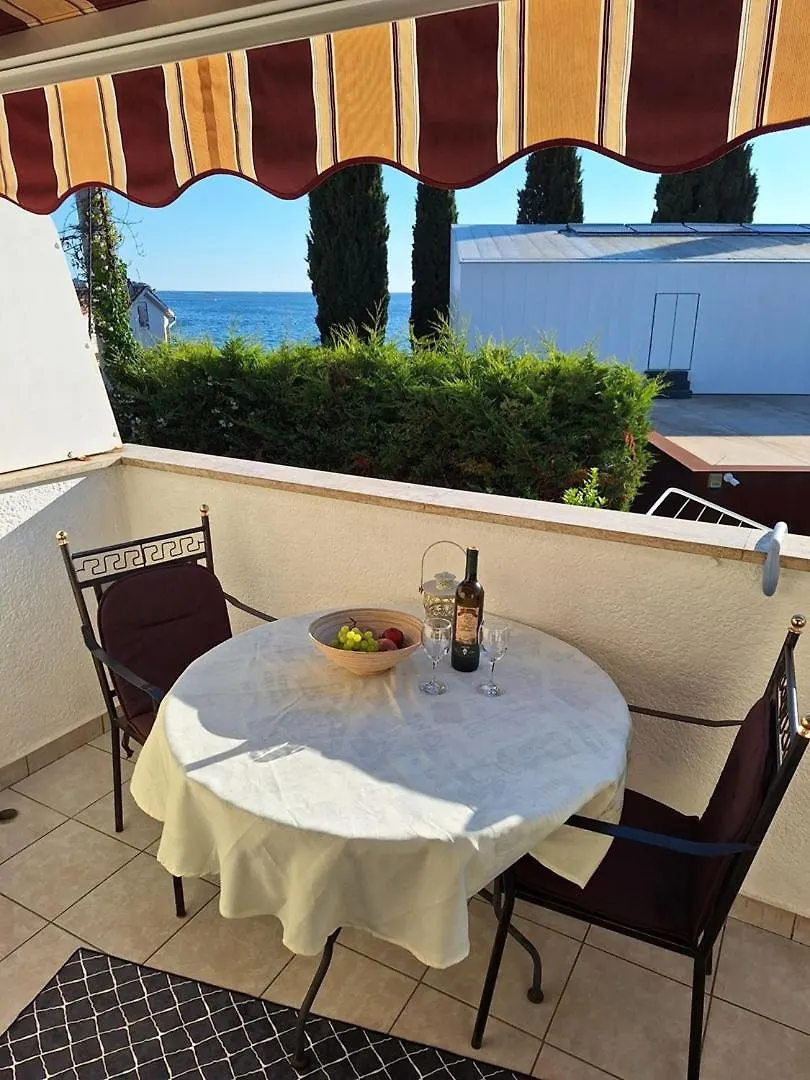 Beach Apartment Stana A2+2 For 4 Persons With Balcony And Sea View Porec
